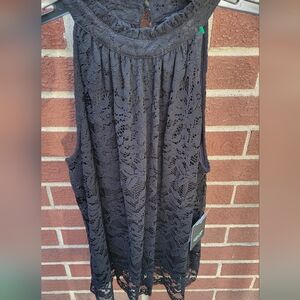 VERA WANG Dressy Sleeveless Black floral lined top. Size M. NWT*